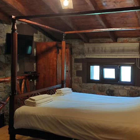 Oneiropagidasuites Kalavryta Ruang foto
