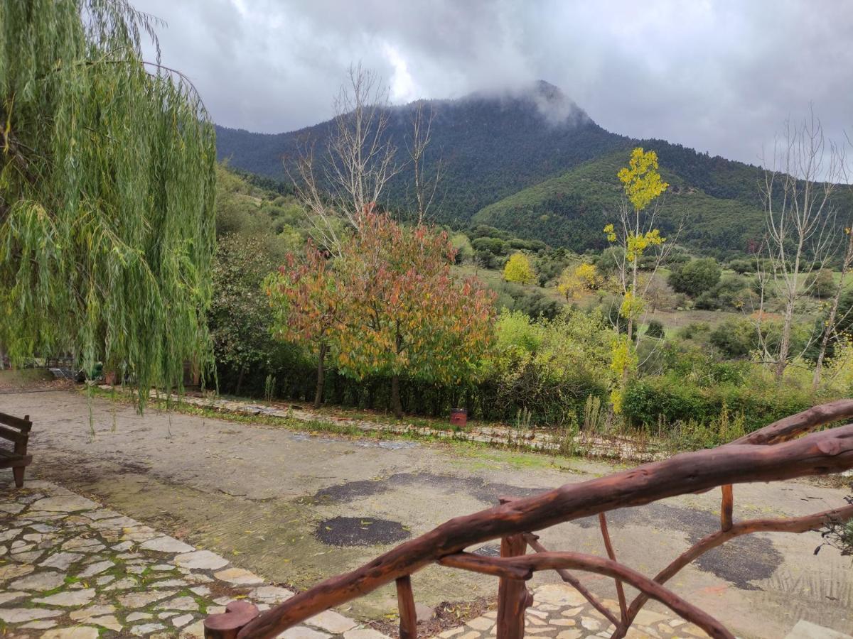 Oneiropagidasuites Kalavryta Bagian luar foto